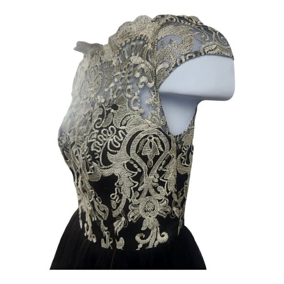Chi Chi London Clara Dress Embroidered Lace Overlay Cap Sleeve Black Gold US 8 - Picture 4 of 12